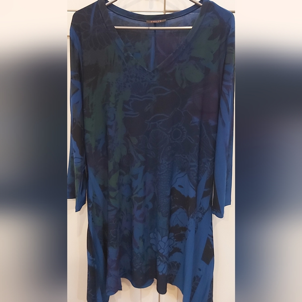 Pretty woman abstract floral dress